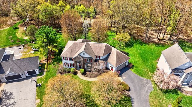 17 Royale Drive, Perinton, NY 14450