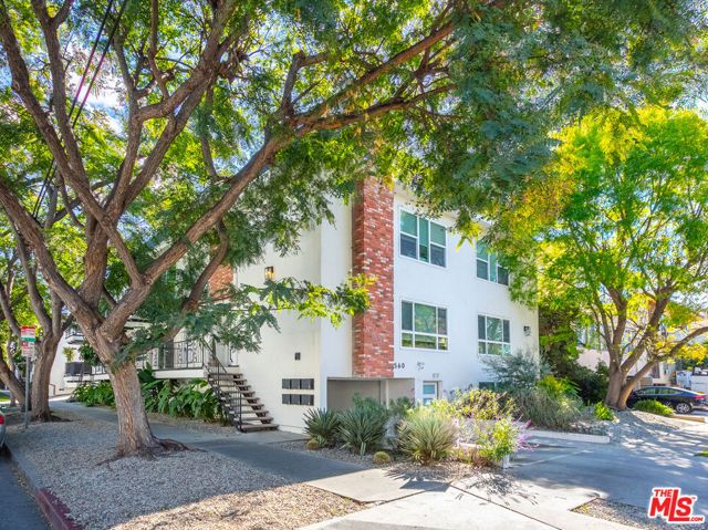 560 N KINGS Road 4, Los Angeles, CA 90048