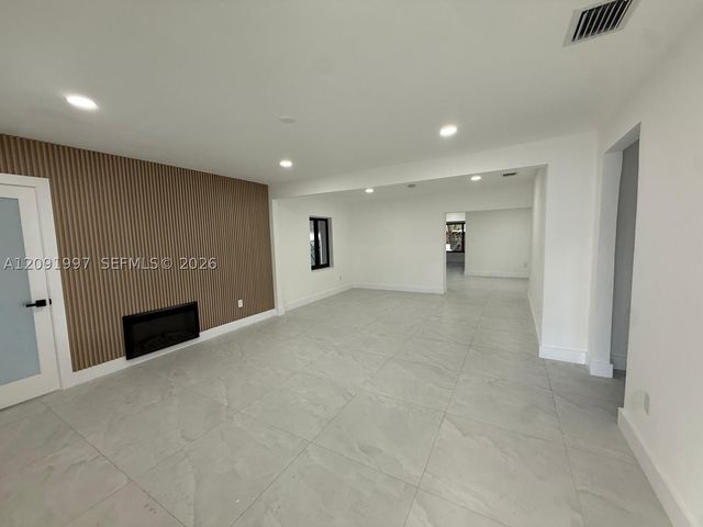 3151 NW 2nd St, Miami, FL 33125