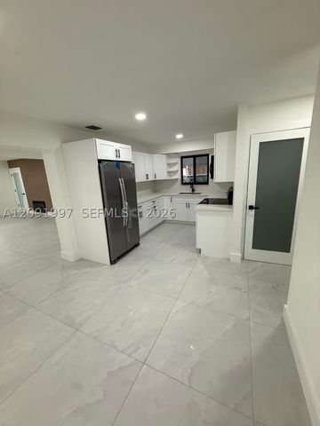 3151 NW 2nd St, Miami, FL 33125
