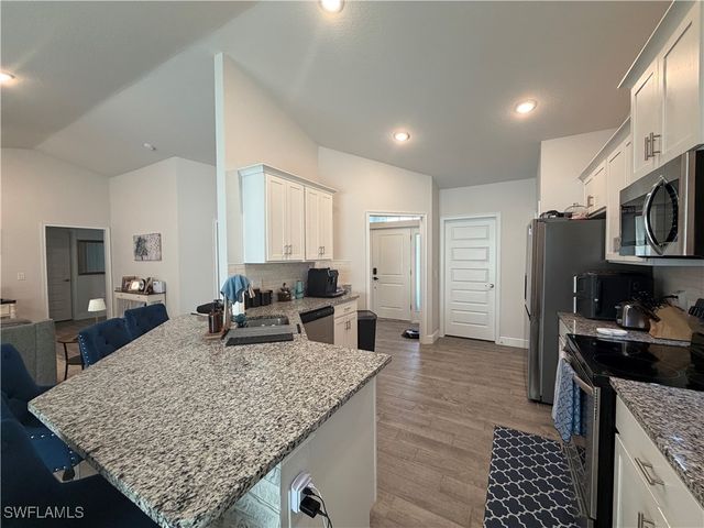 4236 NE 20th PL, Cape Coral, FL 33909