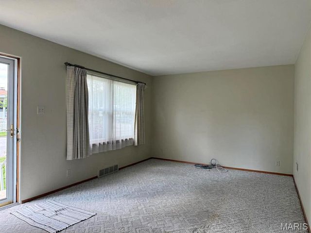 743 State Street, Wood River, IL 62095