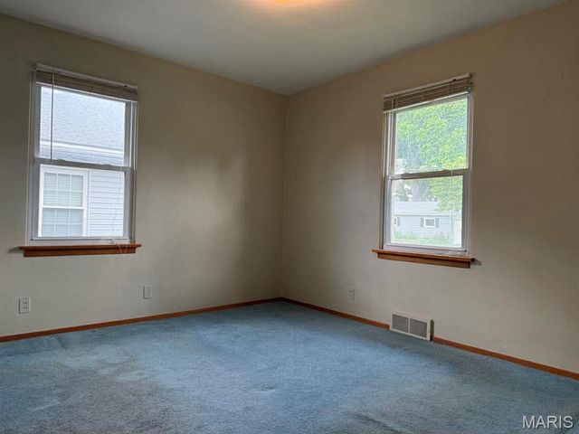 743 State Street, Wood River, IL 62095