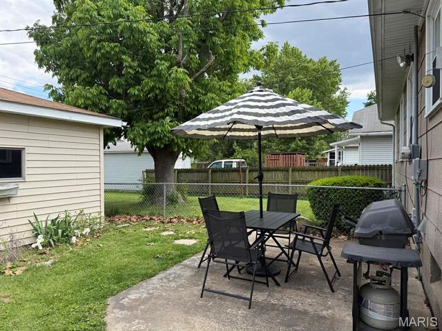743 State Street, Wood River, IL 62095