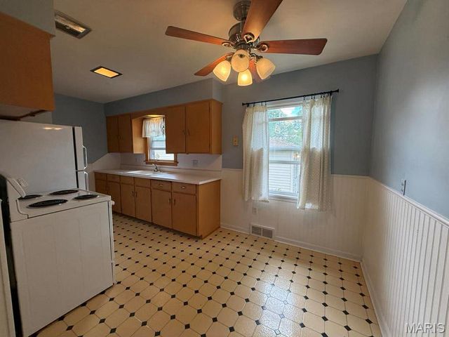 743 State Street, Wood River, IL 62095