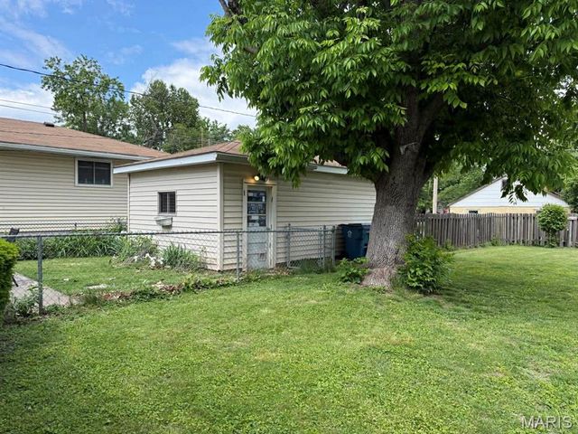 743 State Street, Wood River, IL 62095