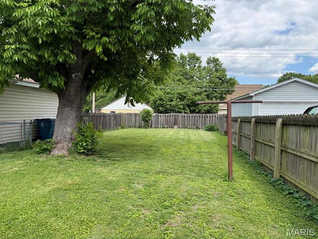 743 State Street, Wood River, IL 62095
