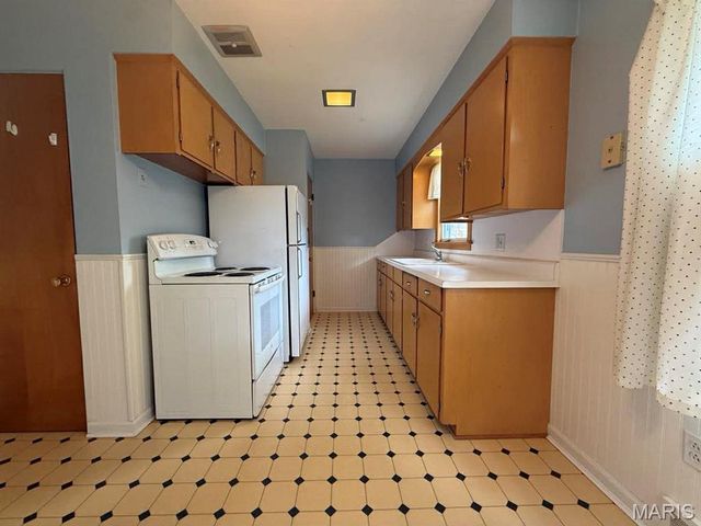 743 State Street, Wood River, IL 62095