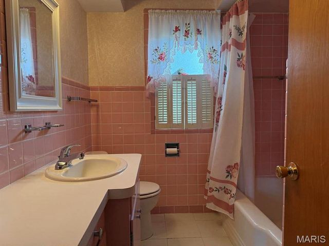 743 State Street, Wood River, IL 62095