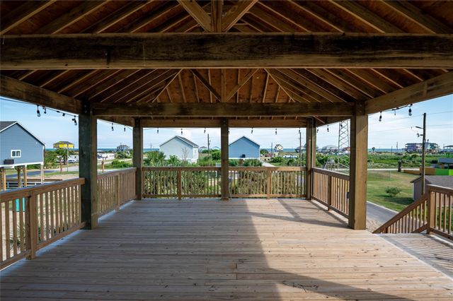 1072 Johnson Road, Gilchrist, TX 77617