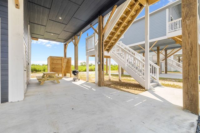 1072 Johnson Road, Gilchrist, TX 77617