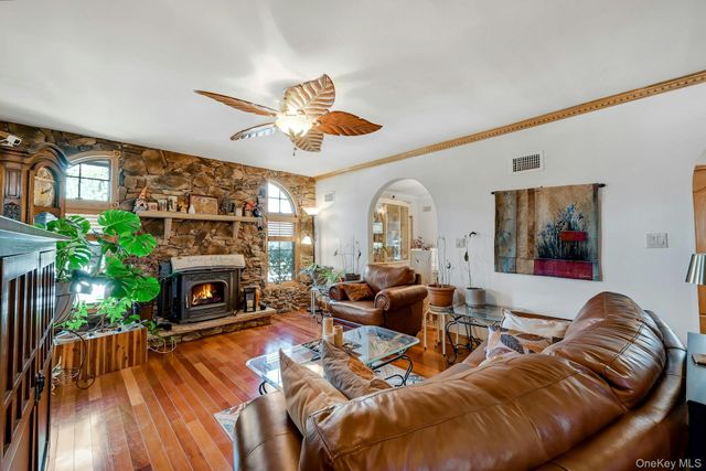 236 Valley Road, Valley Cottage, NY 10989