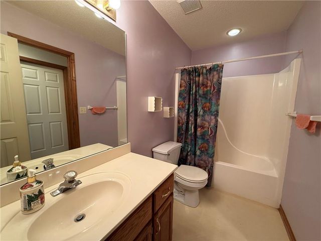 1116 Wiltshire Boulevard, Raymore, MO 64083