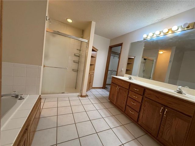 1116 Wiltshire Boulevard, Raymore, MO 64083