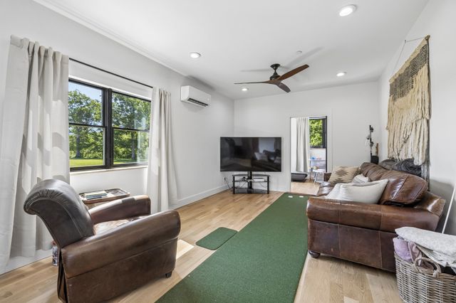 653 Hicks Edgen Rd, Pleasant View, TN 37146