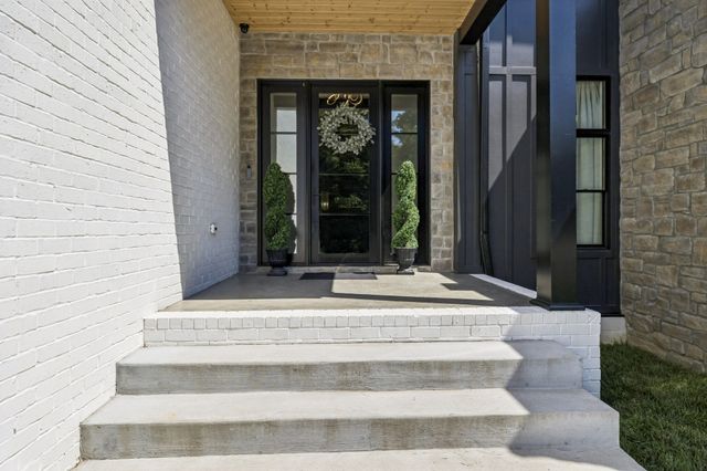 653 Hicks Edgen Rd, Pleasant View, TN 37146