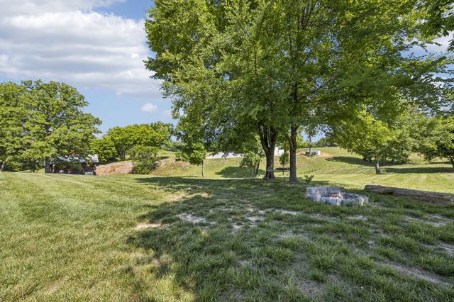 653 Hicks Edgen Rd, Pleasant View, TN 37146