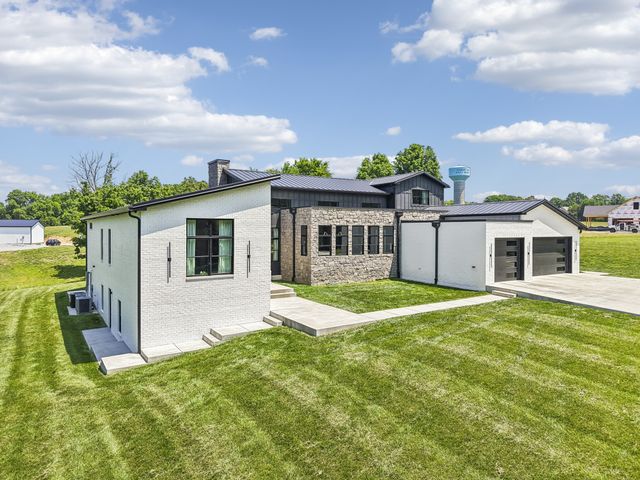 653 Hicks Edgen Rd, Pleasant View, TN 37146