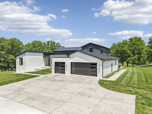 653 Hicks Edgen Rd, Pleasant View, TN 37146