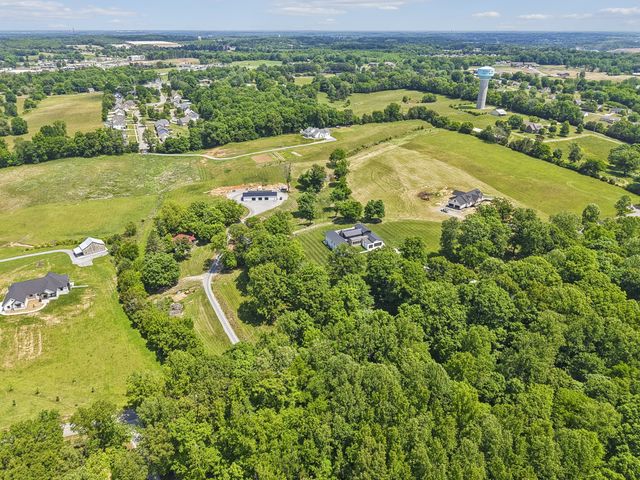 653 Hicks Edgen Rd, Pleasant View, TN 37146