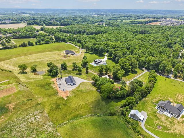 653 Hicks Edgen Rd, Pleasant View, TN 37146