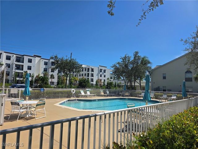 4940 Cougar CT S 5, Naples, FL 34109