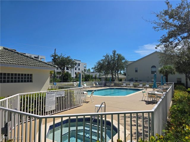 4940 Cougar CT S 5, Naples, FL 34109