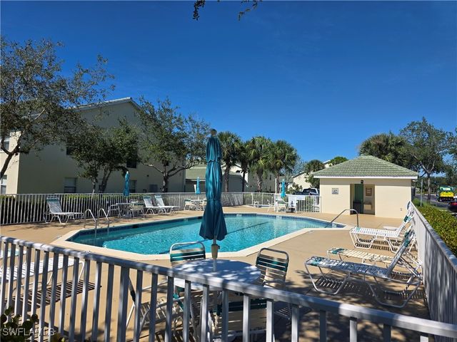 4940 Cougar CT S 5, Naples, FL 34109