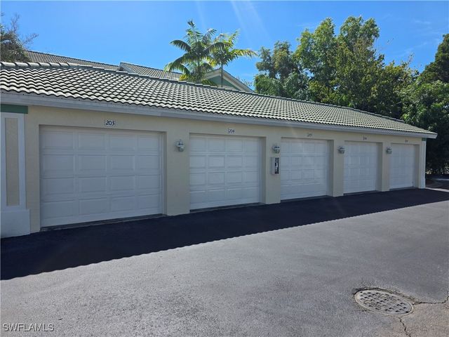 4940 Cougar CT S 5, Naples, FL 34109