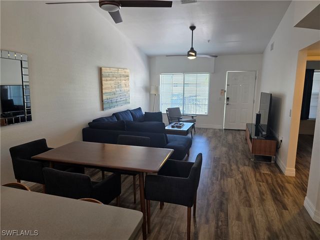 4940 Cougar CT S 5, Naples, FL 34109