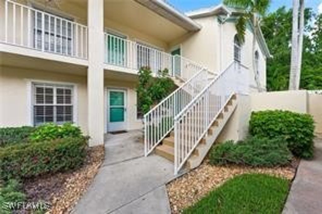 4940 Cougar CT S 5, Naples, FL 34109