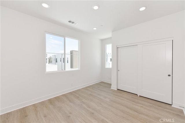 325 Novel, Irvine, CA 92618