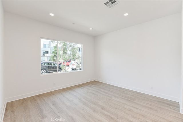 325 Novel, Irvine, CA 92618