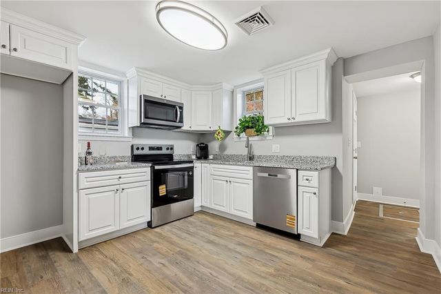 208 Woodland RD, Hampton, VA 23669