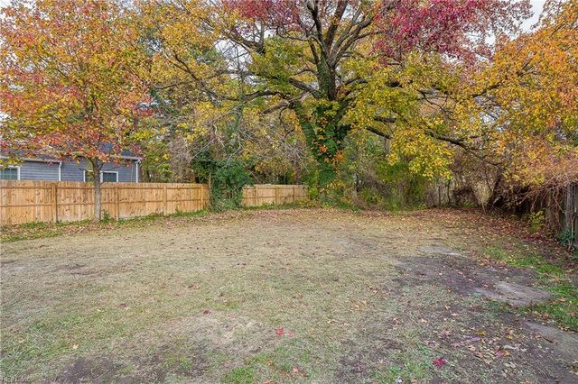 208 Woodland RD, Hampton, VA 23669