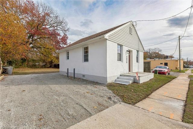 208 Woodland RD, Hampton, VA 23669