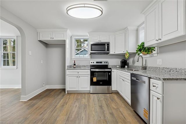 208 Woodland RD, Hampton, VA 23669