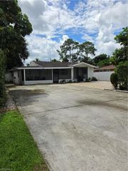 5230 Warren ST, Naples, FL 34113