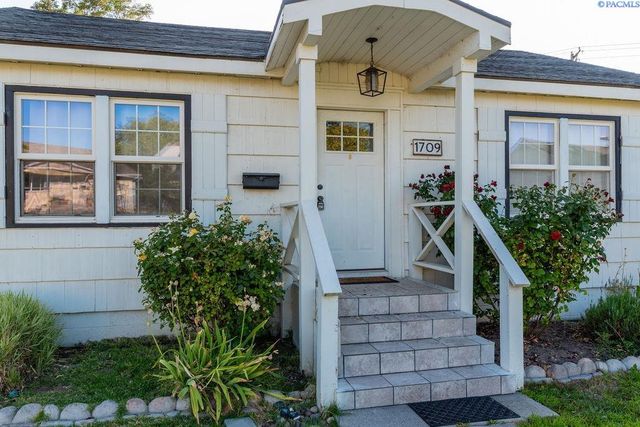 1709 Hunt Ave, Richland, WA 99354