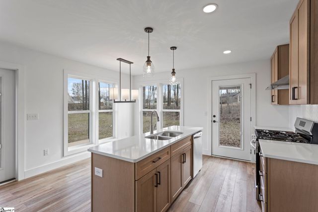 424 Fowler Road, Campobello, SC 29322