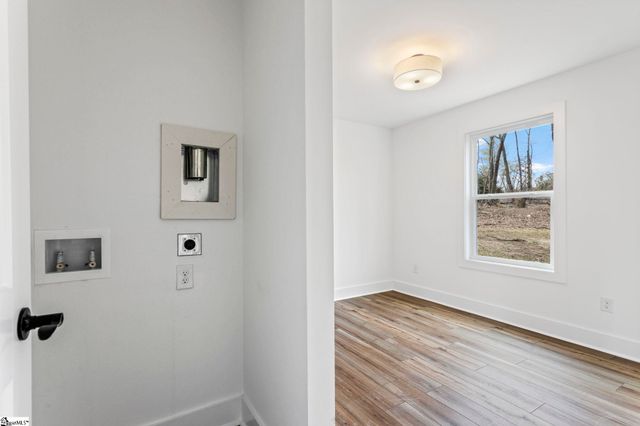 424 Fowler Road, Campobello, SC 29322