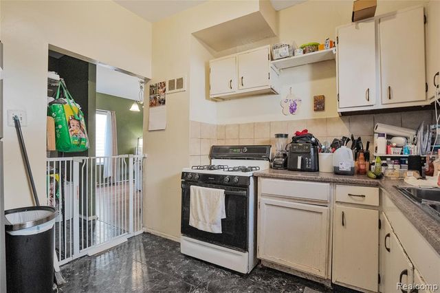 2422 Commor Street, Hamtramck, MI 48212