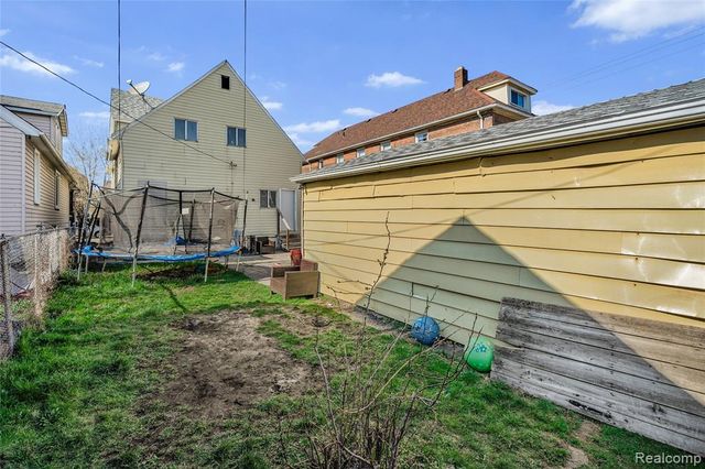 2422 Commor Street, Hamtramck, MI 48212