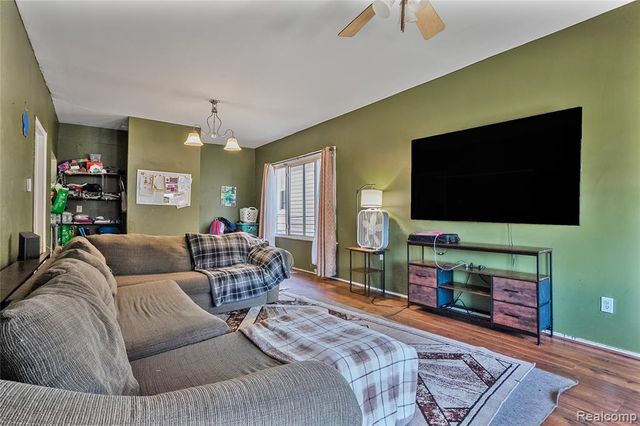 2422 Commor Street, Hamtramck, MI 48212