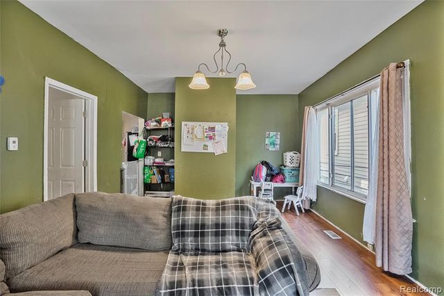 2422 Commor Street, Hamtramck, MI 48212