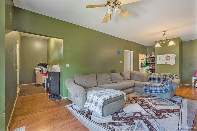 2422 Commor Street, Hamtramck, MI 48212
