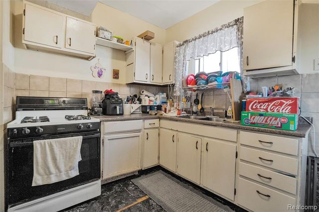 2422 Commor Street, Hamtramck, MI 48212