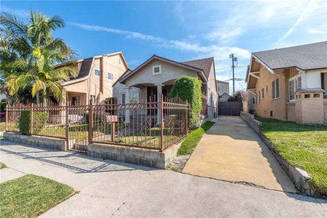 3960 Brighton, Los Angeles, CA 90062