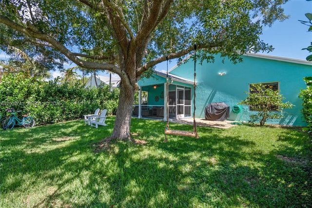 104 Old Jupiter Beach Road, Jupiter, FL 33477