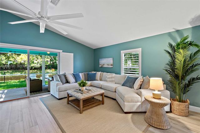 104 Old Jupiter Beach Road, Jupiter, FL 33477